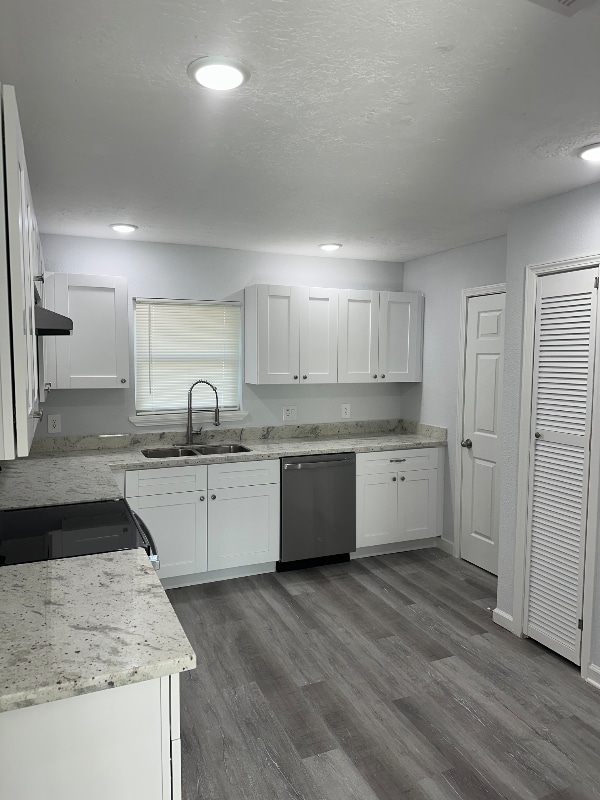 Building Photo - 215 Birch St