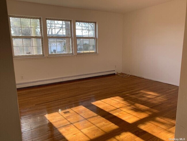 Foto del edificio - 384 Centre Ave