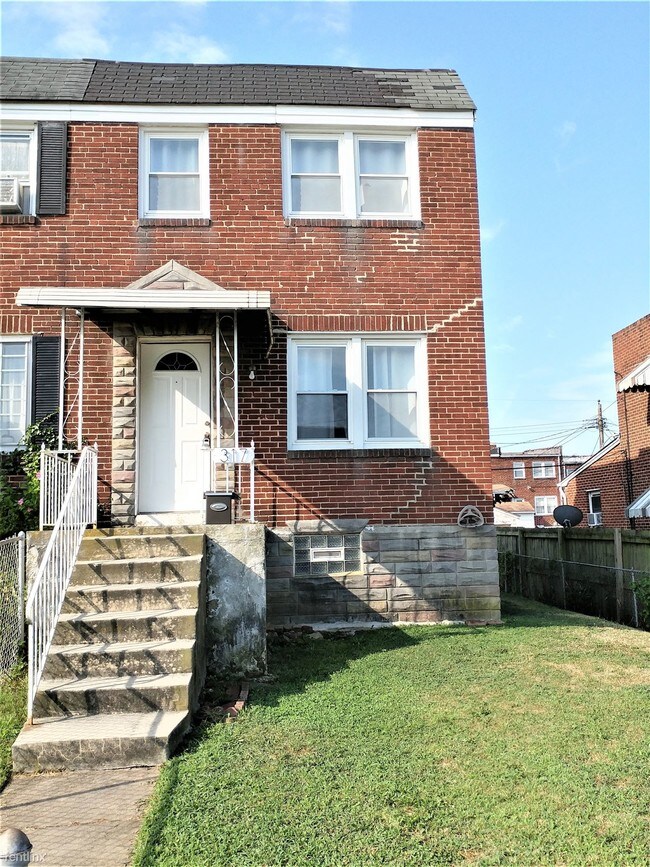 Building Photo - 3 br, 1 bath House - 317 Arden Rd W