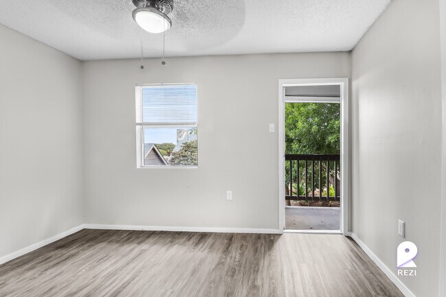 Building Photo - 130 Camino De Oro