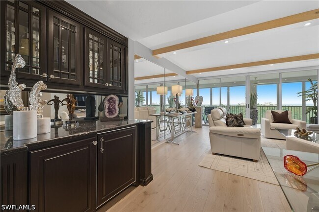 Foto del edificio - 7515 Pelican Bay Blvd