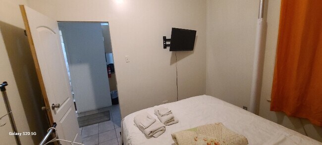 Foto del edificio - 524 Timpson Pl