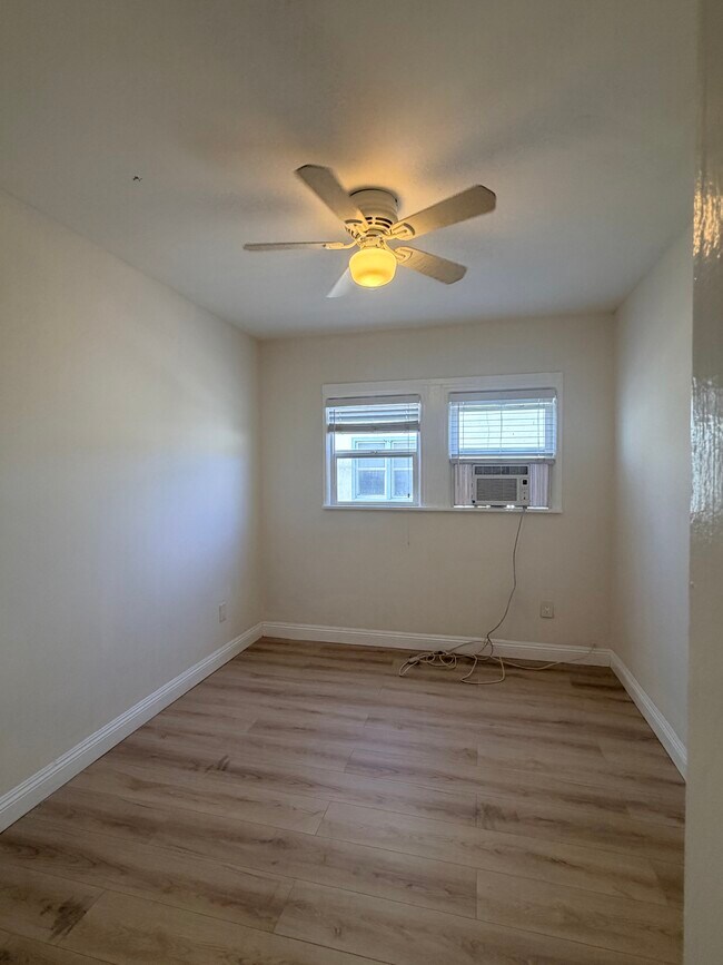 Foto del edificio - 1324 S Van Ness Ave