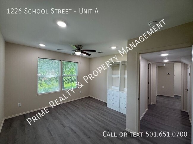 Building Photo - 1226 School St