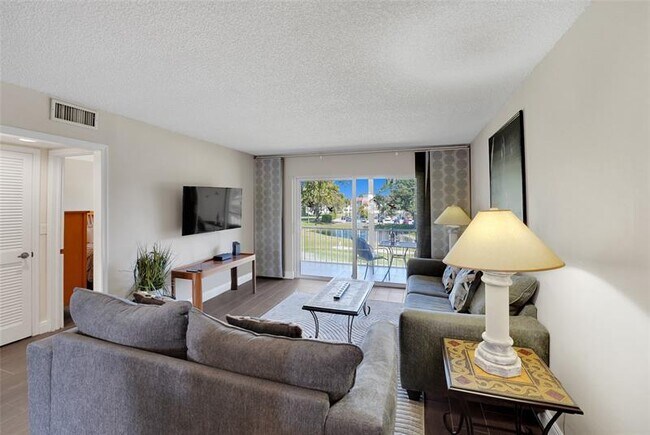 Foto del edificio - 8980 S Hollybrook Blvd