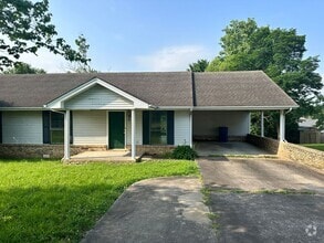 Building Photo - 1009 Northwood Dr