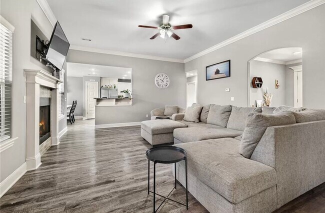 Building Photo - Available June 1st! 3-Bedroom, 2-Bathroom ...