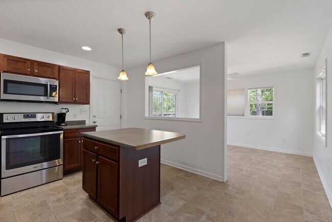 Foto del edificio - 117 Brian's Woods Rd