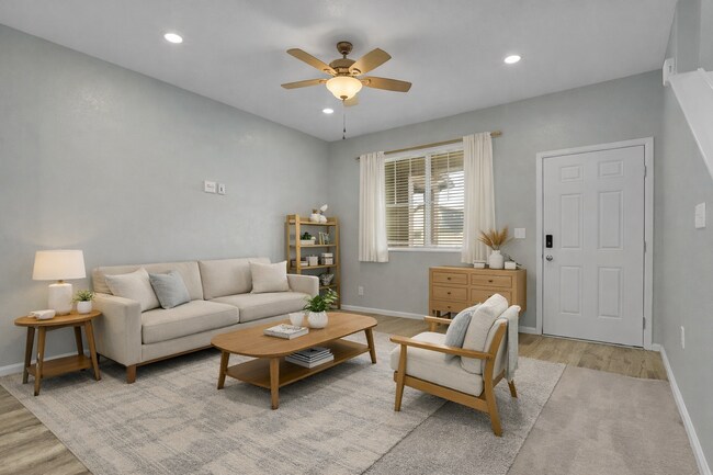 Foto del edificio - $2,395.95- 3 Bed, 2.5 Bath Townhome with Central AC, and In Unit Laundry!