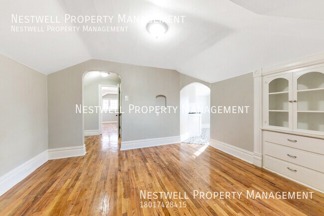 Foto del edificio - $250 OFF 1ST MONTH'S RENT! Charming 1-bed ...