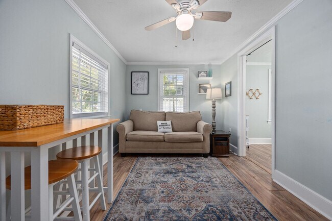 Foto del edificio - 347 Seabreeze Dr