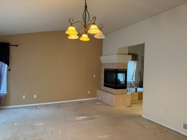 Foto del edificio - Beautiful 4 Bedroom Home Available in Thornton