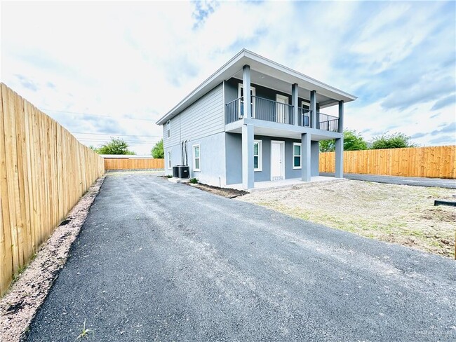 Building Photo - 8206 Sosa Cir