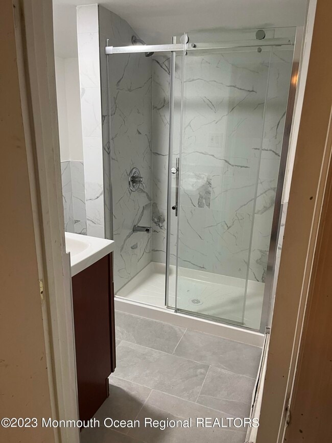 172 Carr Ave Unit D, Keansburg, NJ 07734 Room for Rent in Keansburg