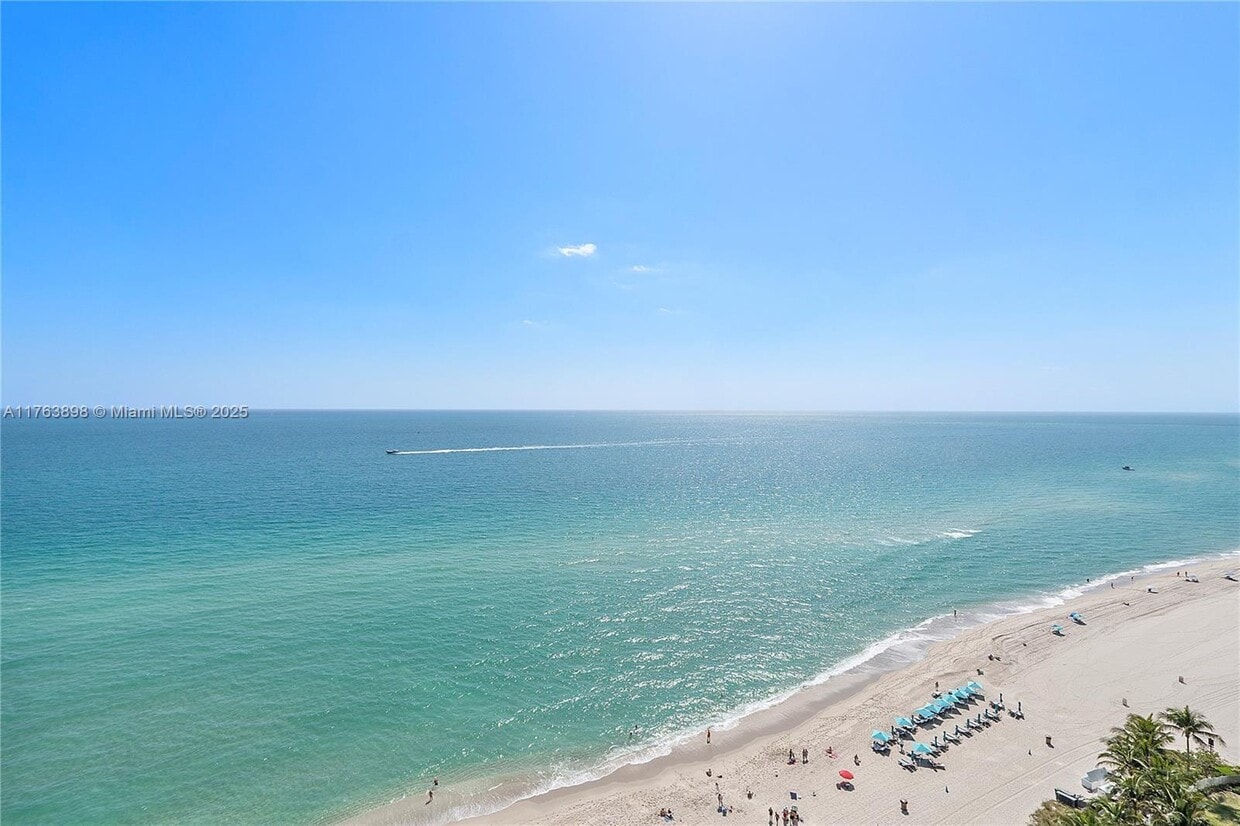 Primary Photo - 15811 Collins Ave