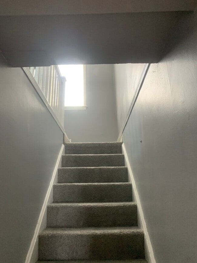 Building Photo - Updated Home In Detroit