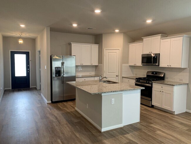 Building Photo - 3 br, 2 bath House - 5530 Black Walnut