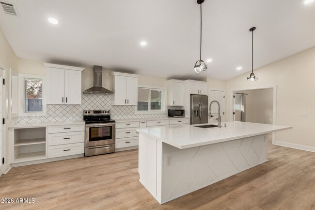 Building Photo - 5713 E Hillery Dr