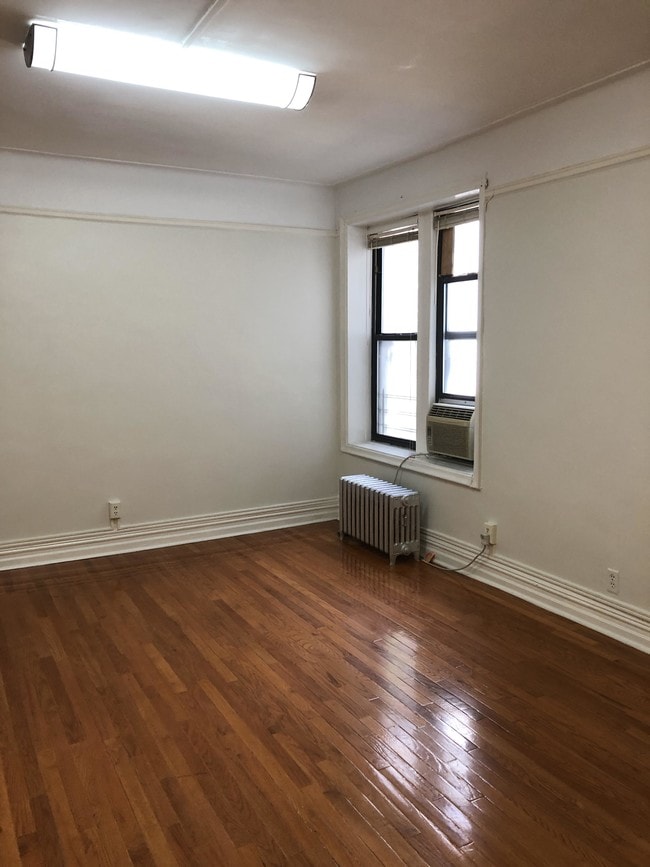 Building Photo - 351 Marine Ave