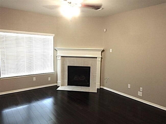Building Photo - 4010 Mt Everest Way