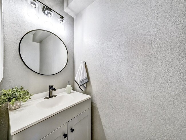 Building Photo - 2bd/1.5 Bathrooms - Sonoma Racquet Club - ...