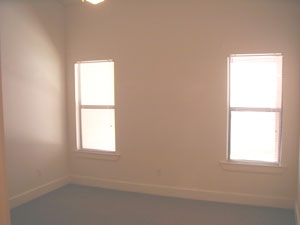 Building Photo - 627 Lois St