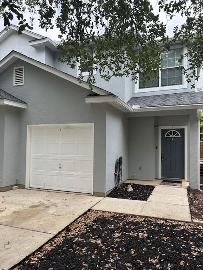 Building Photo - 7811 Kingsbury Wood