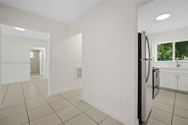 Foto del edificio - 2622 NW 24th St