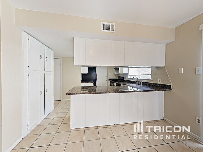 Building Photo - 16506 Quail Dale Dr