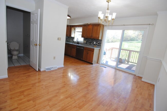 Building Photo - 37 Cadogan Way