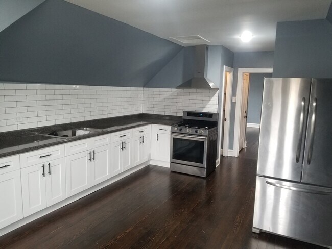 Building Photo - 5701 N Meade Ave
