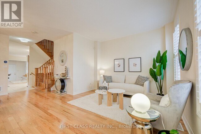 Photo du bâtiment - 10501 Woodbine Ave