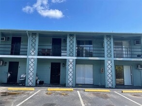 Building Photo - 1343 W Point Dr