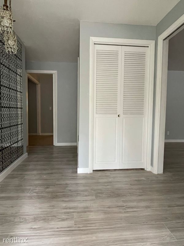 Building Photo - 3 br, 1.5 bath House - 5121 E Emigration C...