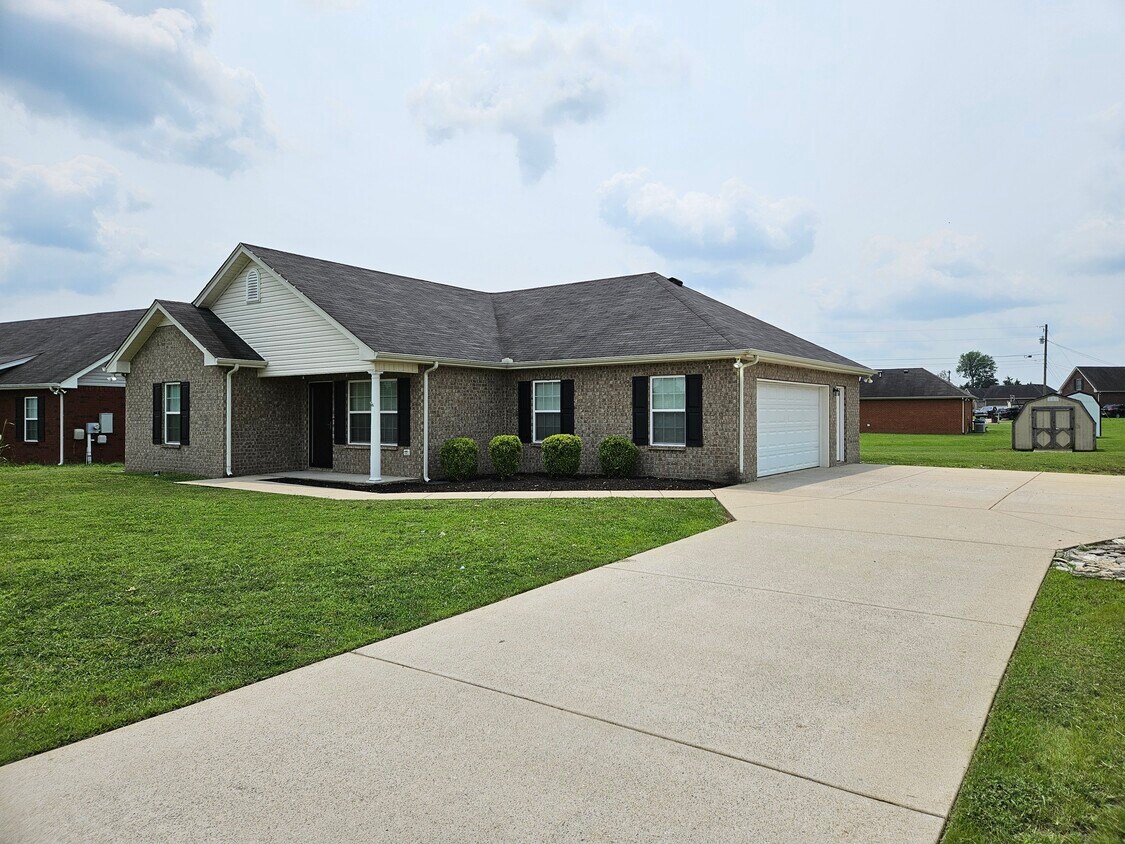 Primary Photo - 2676 Delong St
