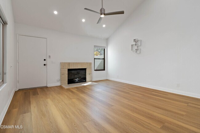 Foto del edificio - 646 Via Colinas