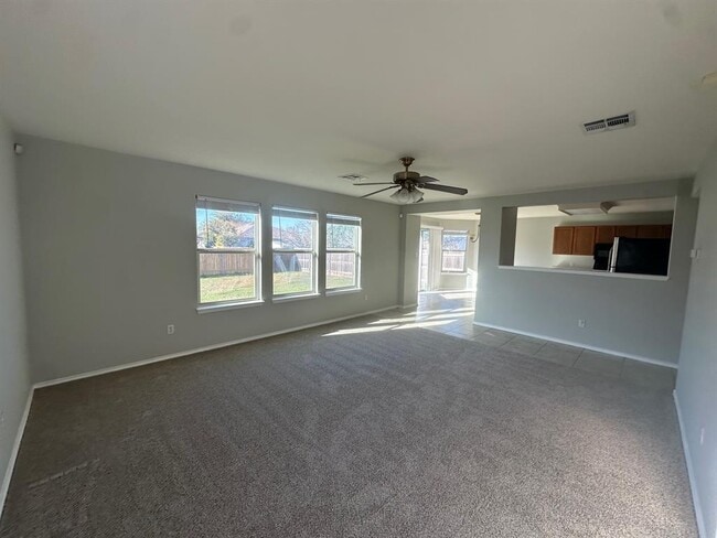 Building Photo - 102 Blanco Woods Blvd