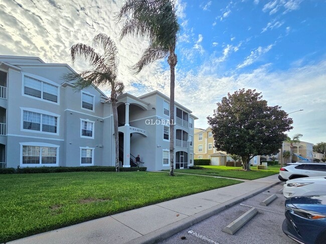 Photo - Spacious 3-bed, 2-bath Condo with Amenitie...
