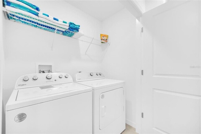 Building Photo - 657 Longboat Dr