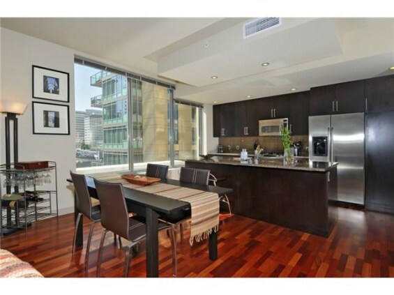 Foto del edificio - Great 2bd 2ba condo in South Lake Union 2200 complex W/S/G Parking included! SLU's best location
