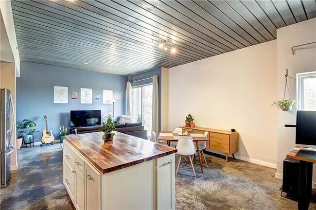 Building Photo - 620 Glen Iris Dr NE