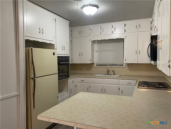 Building Photo - 706 Forest Dr