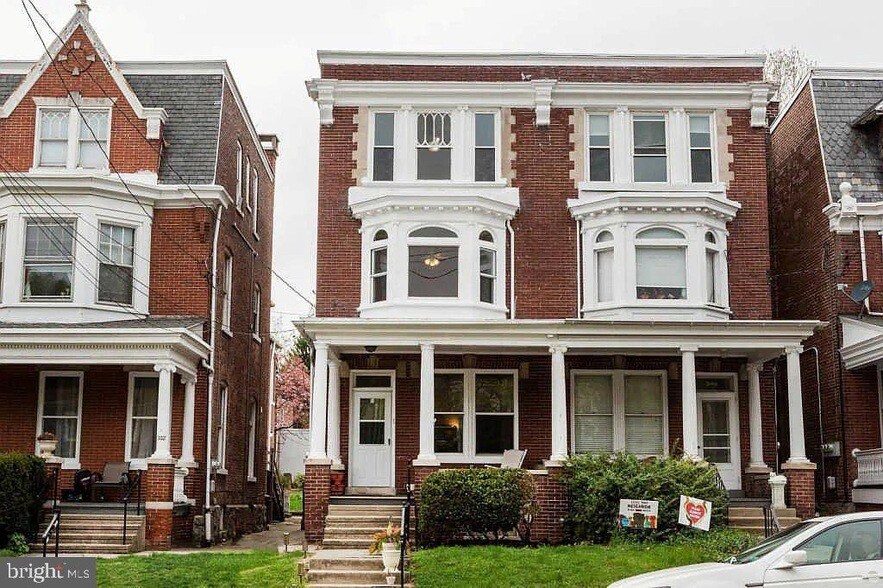 Foto principal - 344 College Ave