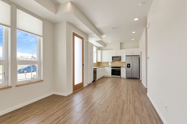 Building Photo - Modern 2BR Lafayette Home | Finished Basement, Garage & Quartz Kitchen