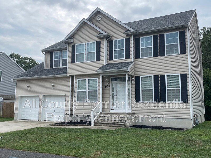 Foto principal - 833 Cranberry Rd