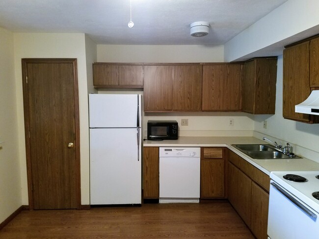 Building Photo - East Townhomes at Whitehall Blvd