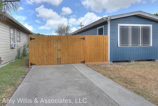 Foto del edificio - 3 br, 1 bath House - 4946  Monitor Street