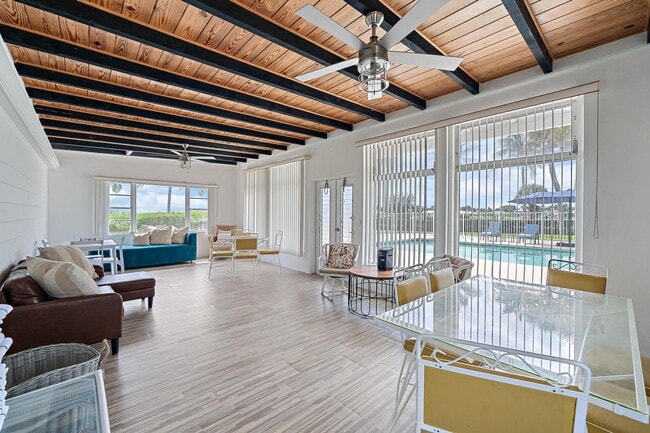 Foto del edificio - 320 Inlet Way