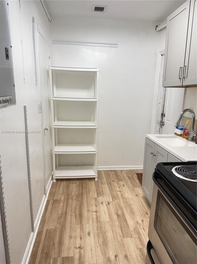 Building Photo - 6840 Martin Rd