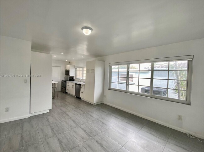 Foto del edificio - 1201 S Biscayne Point Rd